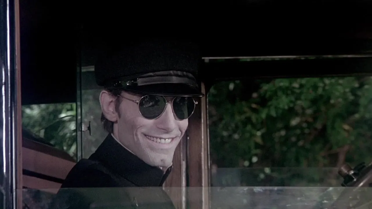 Burnt Offerings backdrop