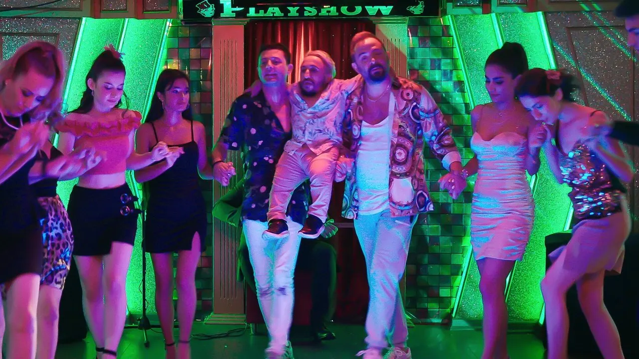 Hep Yek 5: Bizim Şeyimiz Mi Altan backdrop