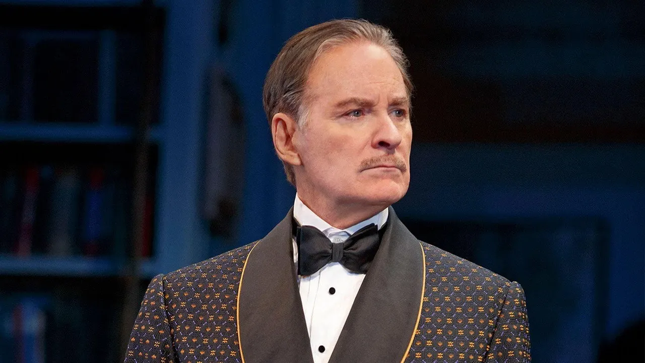 Noël Coward's Present Laughter backdrop
