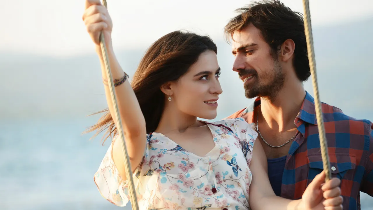Sadece Sen backdrop