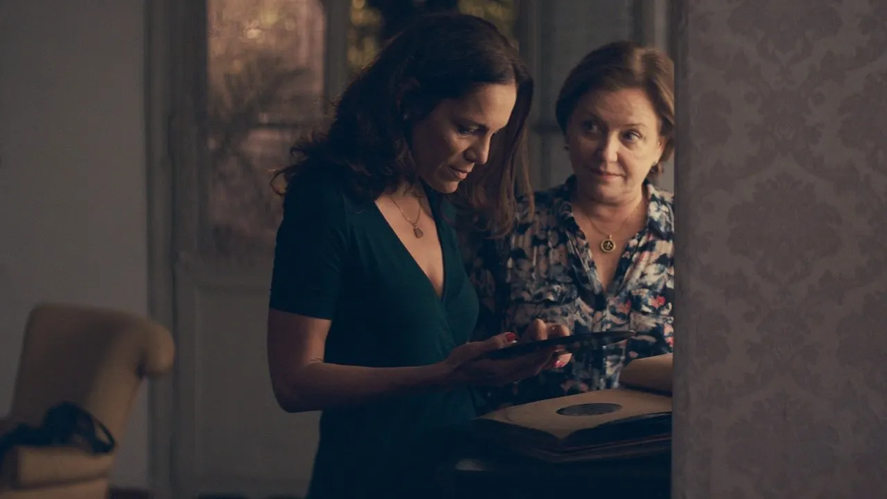 The Heiresses backdrop