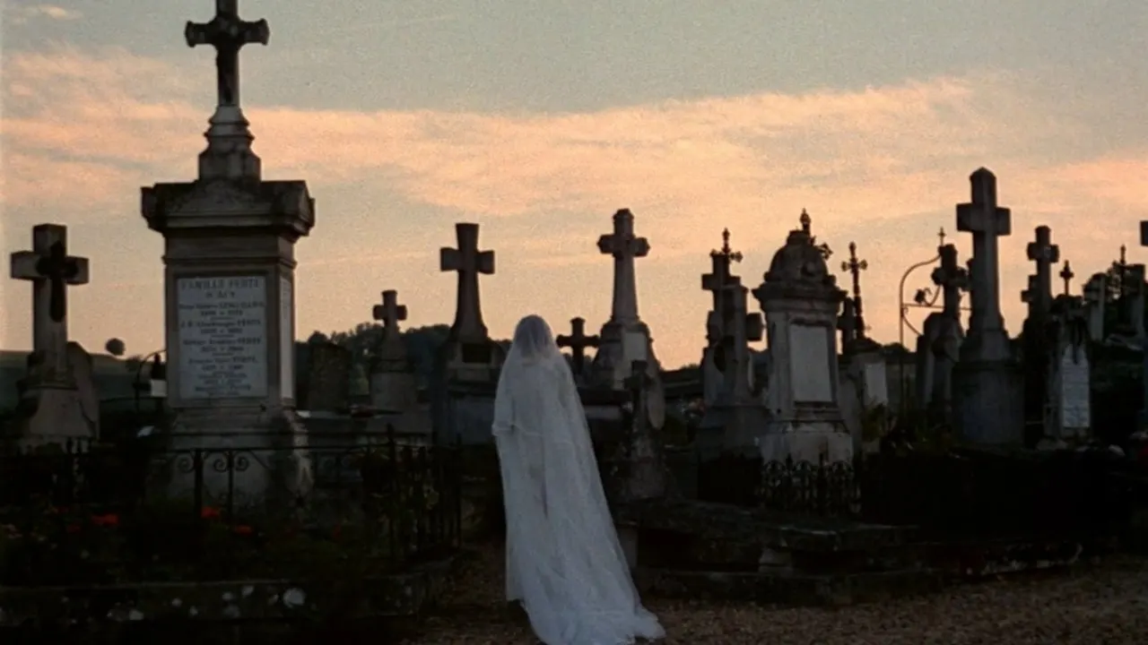 The Shiver of the Vampires backdrop